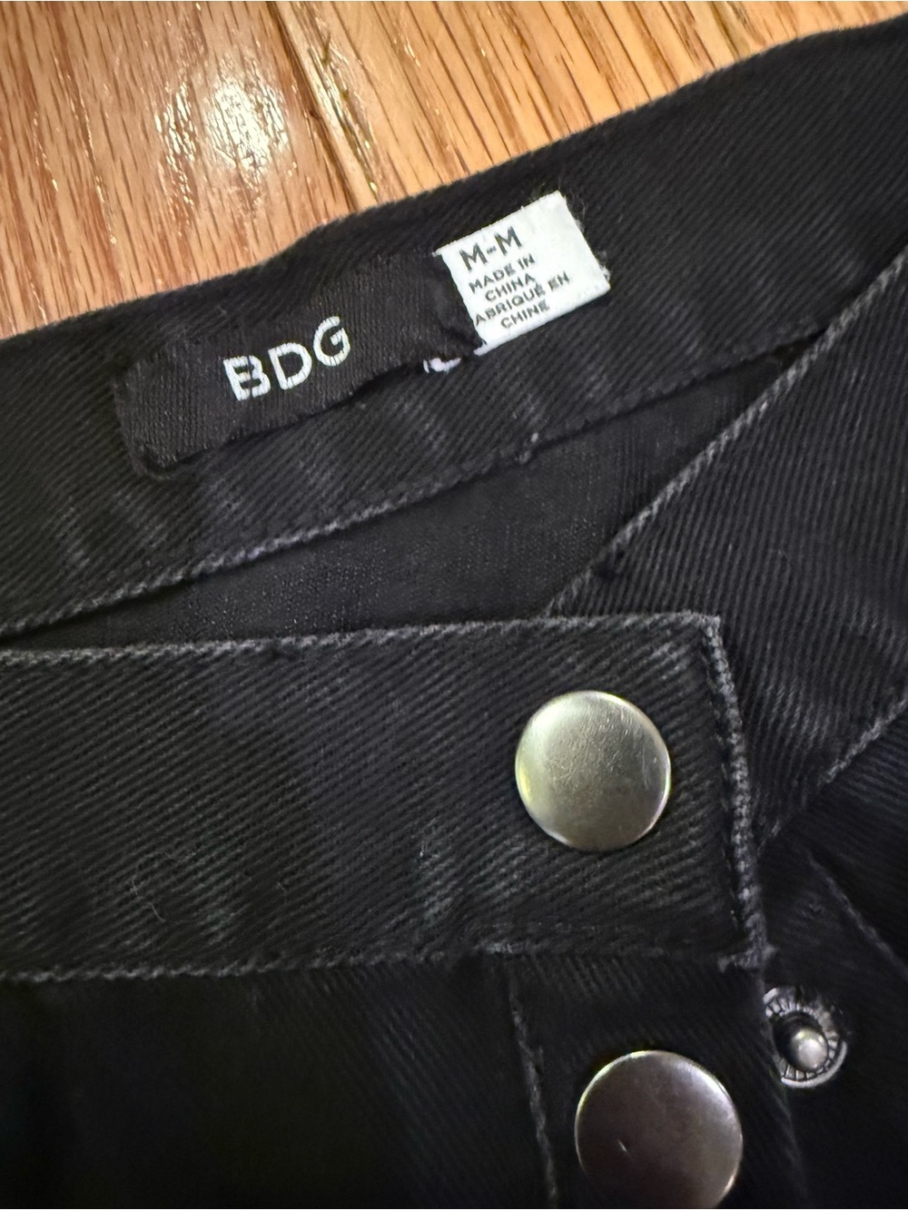 BDG Black Button-Front A-Line Denim Mini Skirt Size M goth punk alternative - Picture 6 of 6